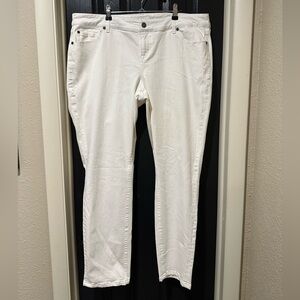 Torrid White Jeans, Straight leg with stretch. Size 18R, EUC.